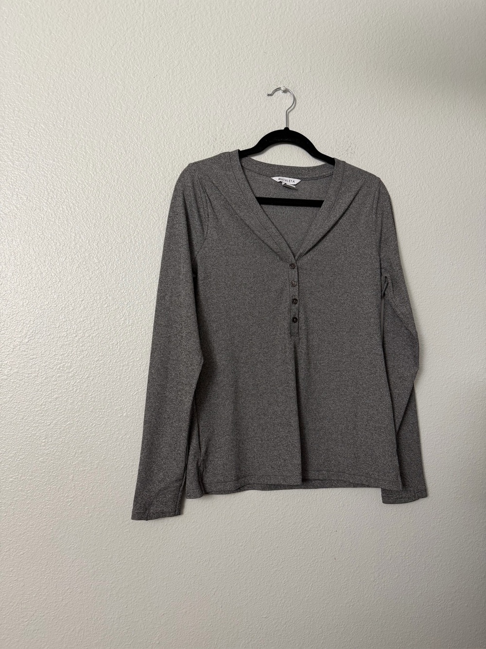 Athleta Gray Long Sleeve top SZ L